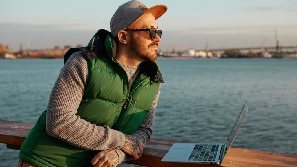 how to work remotely and travel